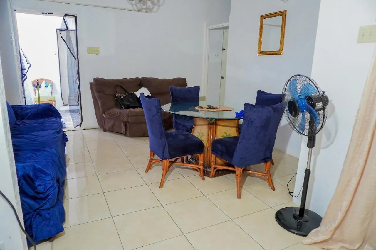A Taste Of Jamaica Lavern'S Place Ocho Rios 0*,